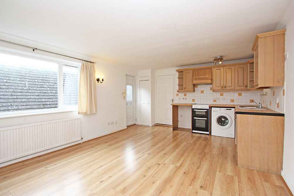 1 bed flat for sale in Swindon Street, Highworth, Swindon SN6, £120,000