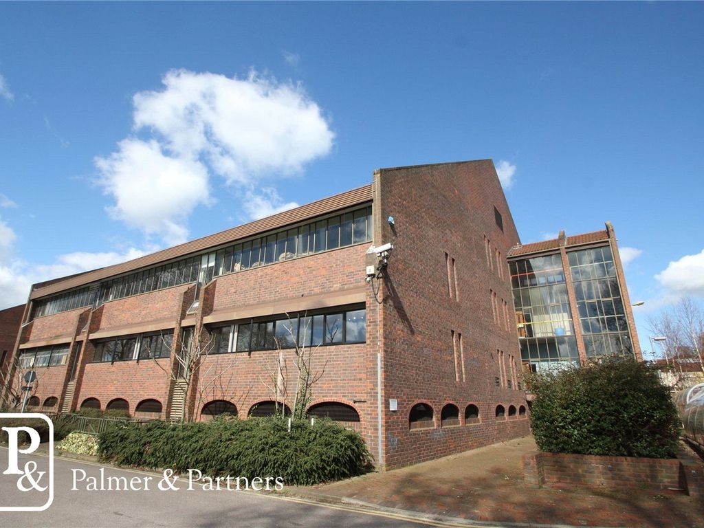2 bed flat for sale in Rope Walk, Ipswich, Suffolk IP4, £145,000
