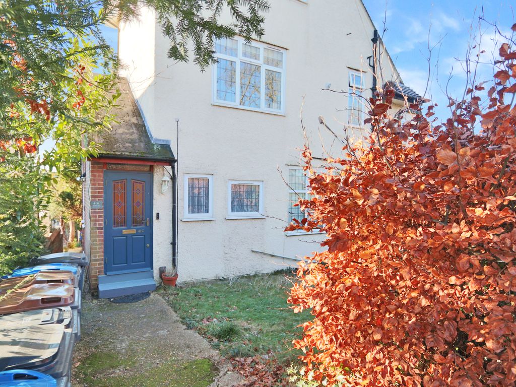 2 bed flat for sale in Selcroft Road, Purley CR8, £400,000