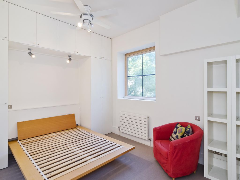2 bed flat to rent in Swinton Street, London WC1X, £2,925 pcm