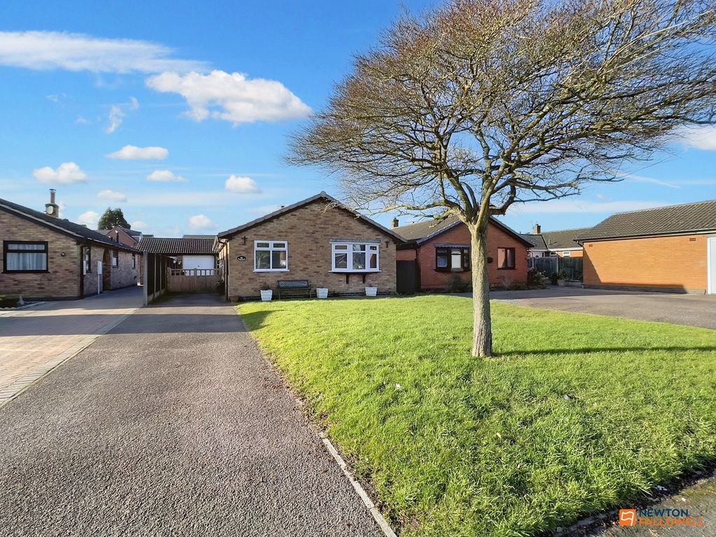 2 bed detached bungalow for sale in Parkdale, Ibstock LE67, £290,000