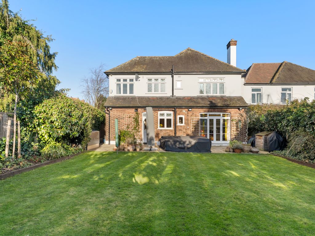 4 bed detached house for sale in Hollybush Close, London E11, £1,600,000