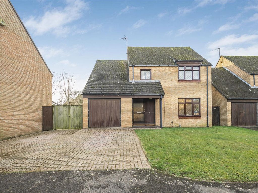 4 bed detached house for sale in Millers Grove, Calcot, Reading RG31, £535,000