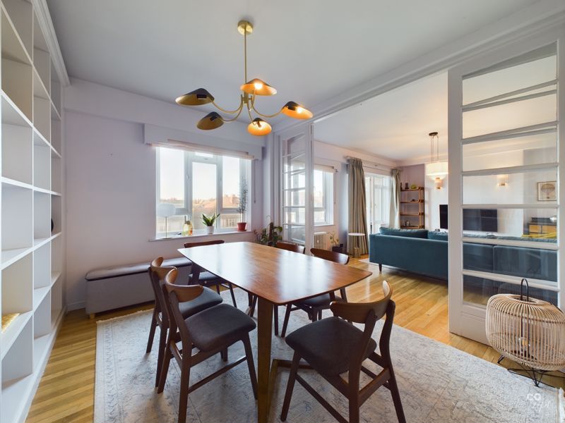 2 bed flat for sale in Hove Street, Hove BN3, £450,000