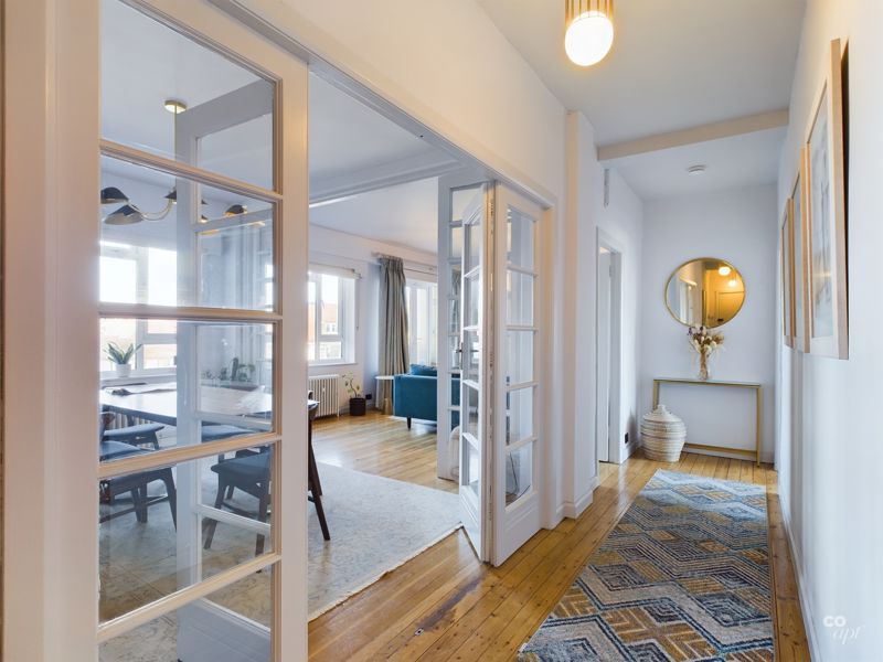 2 bed flat for sale in Hove Street, Hove BN3, £450,000