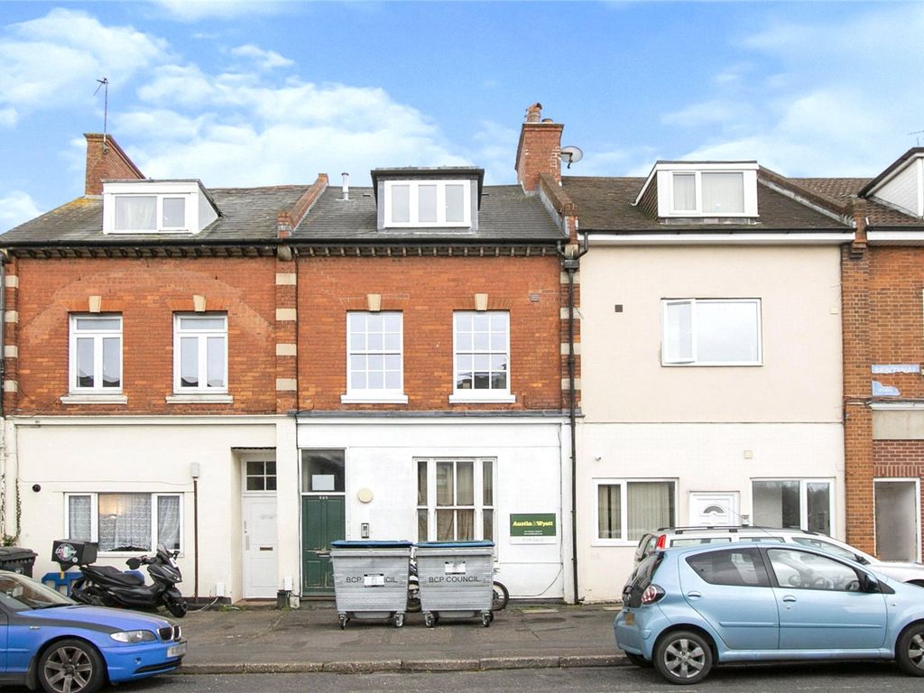 1 bed flat for sale in Holdenhurst Road, Bournemouth BH8, £100,000