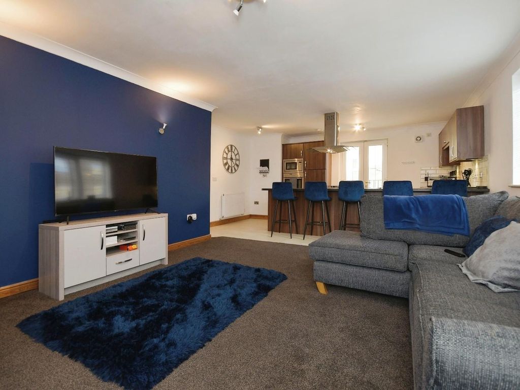 2 bed flat for sale in Baxter Mews, Wadsley Bridge S6, £150,000