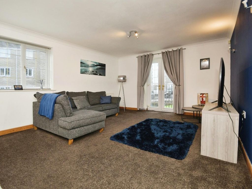 2 bed flat for sale in Baxter Mews, Wadsley Bridge S6, £150,000