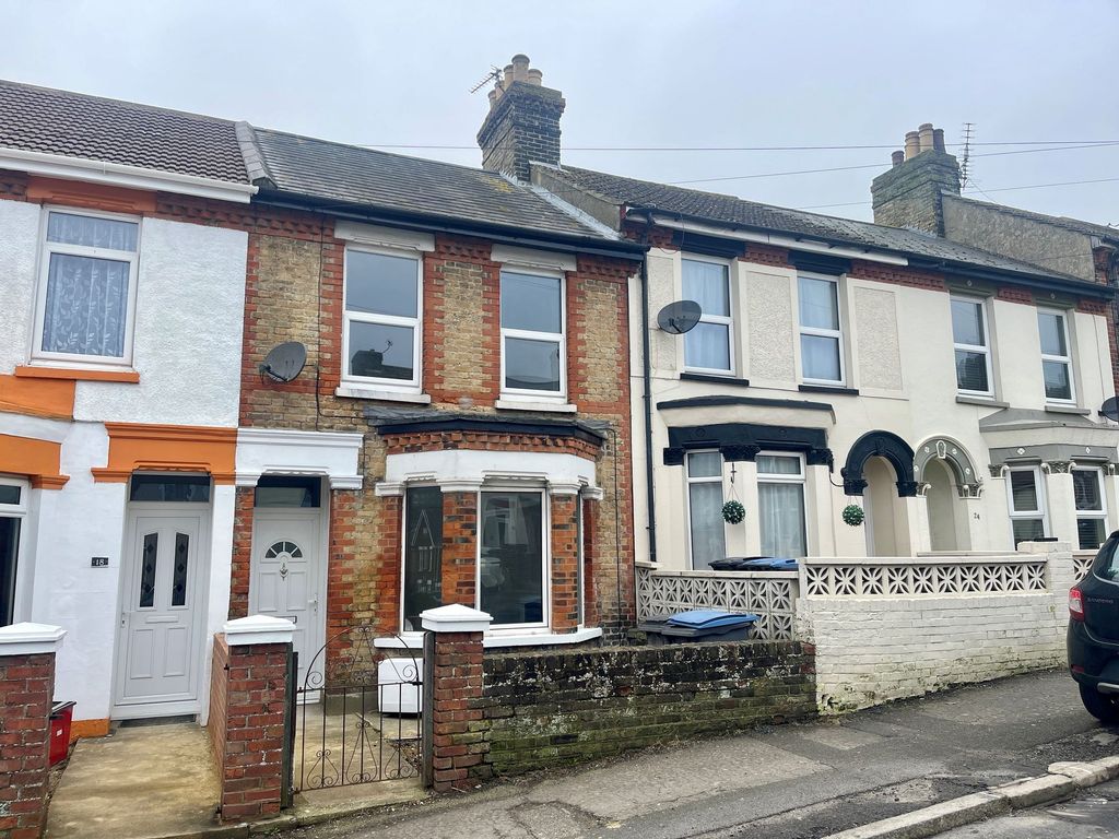 3 bed terraced house to rent in Eaton Road, Dover CT17, £1,200 pcm