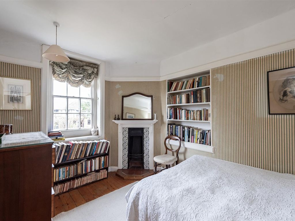 6 bed detached house for sale in Station Road, Harpenden AL5, £1,825,000