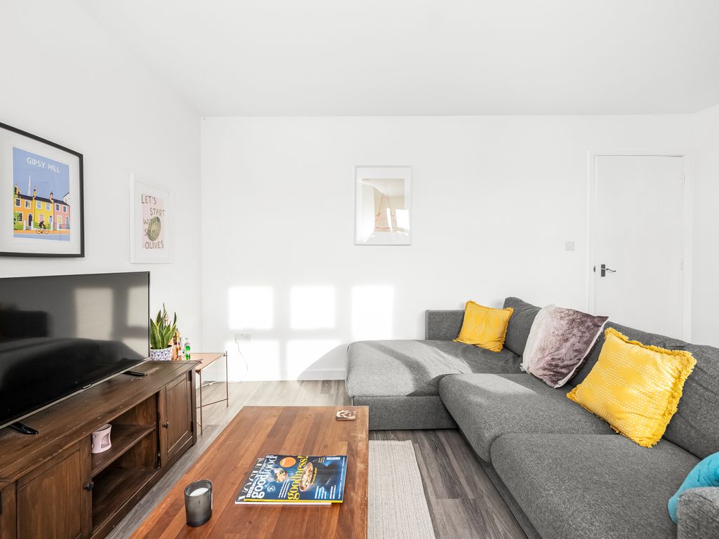 2 bed flat for sale in Paxton Place, West Norwood SE27, £335,000