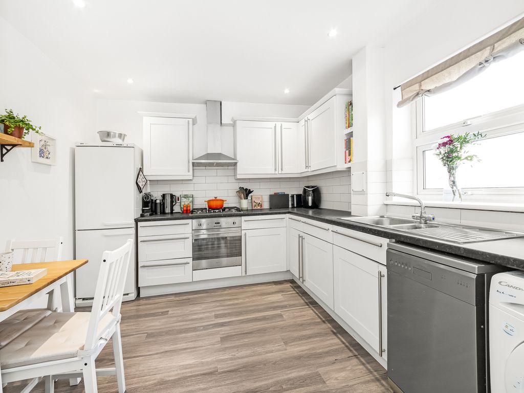 2 bed flat for sale in Paxton Place, West Norwood SE27, £335,000