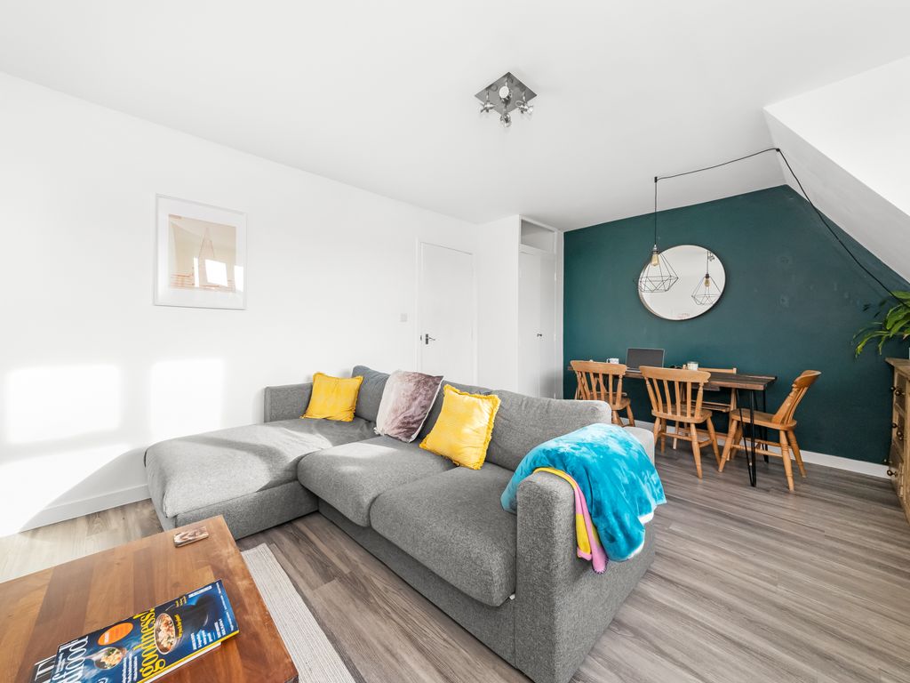 2 bed flat for sale in Paxton Place, West Norwood SE27, £335,000