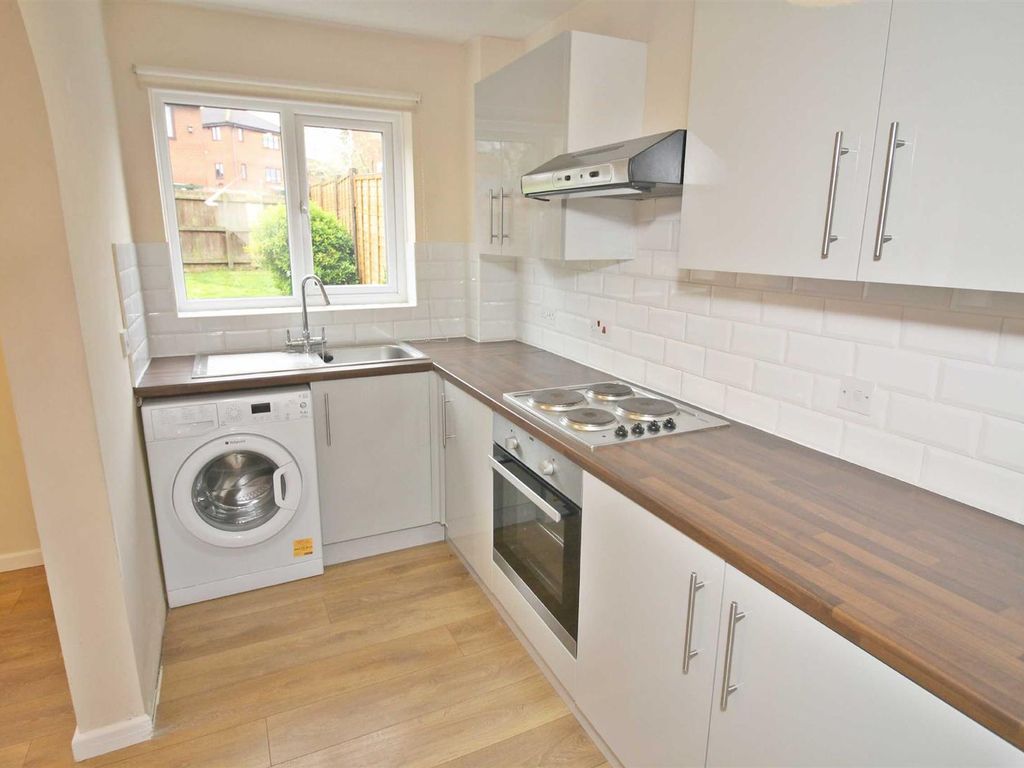 1 bed terraced house to rent in Porlock Lane, Furzton, Milton Keynes MK4, £925 pcm