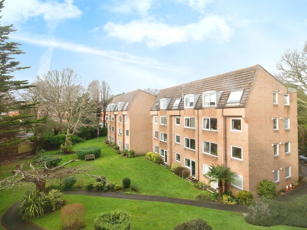 1 bed flat for sale in Wimborne Road, Winton, Bournemouth BH2, £60,000