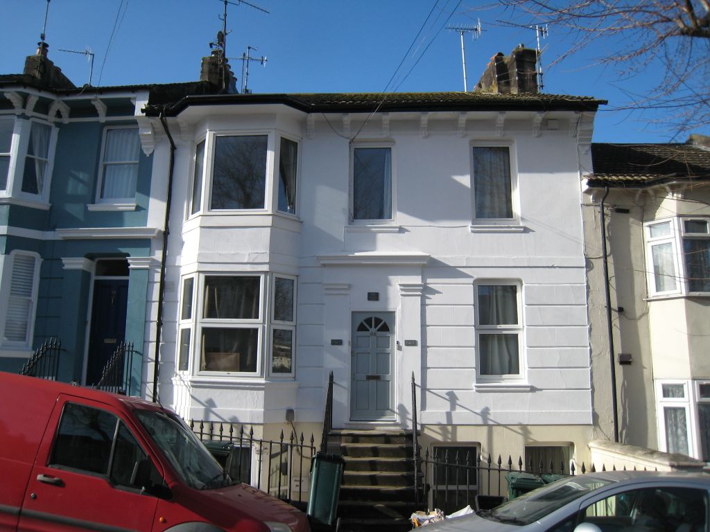 3 bed flat to rent in Franklin Road, Brighton BN2, £2,052 pcm
