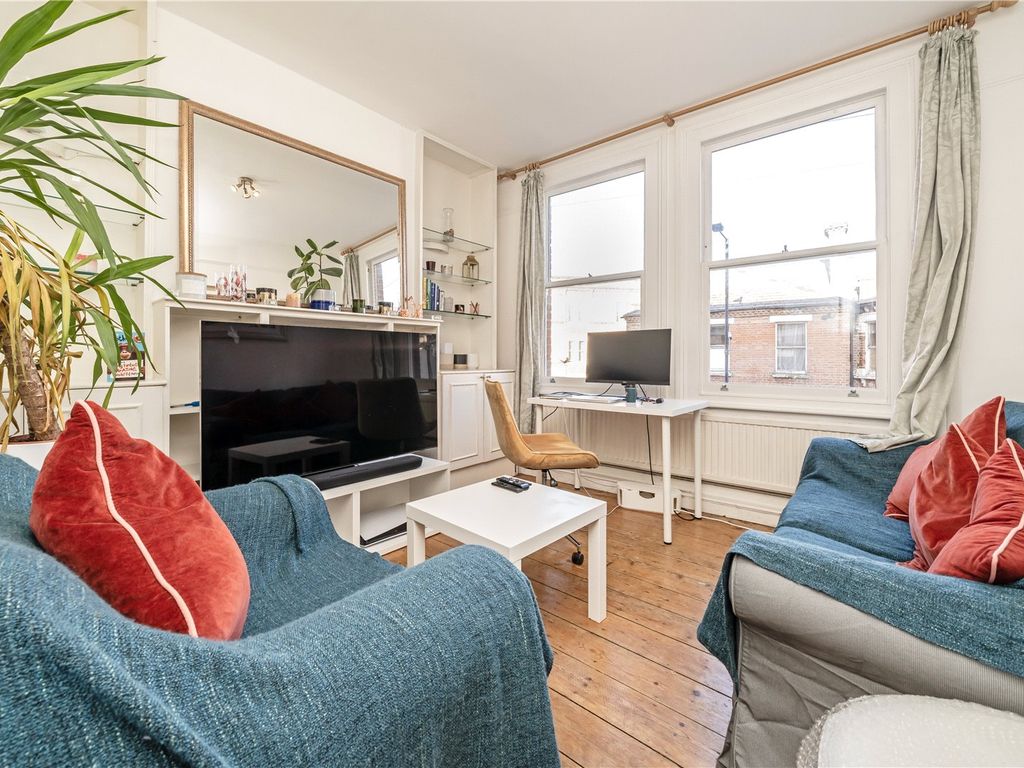 1 bed flat for sale in Bishops Road, London SW6, £450,000