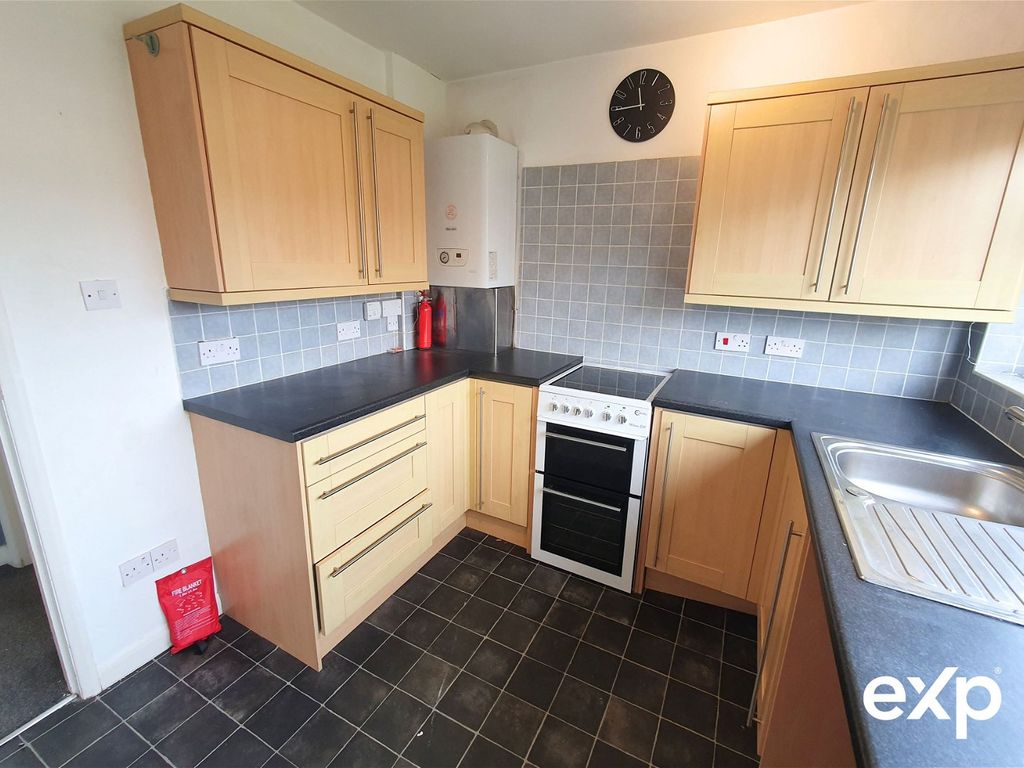 1 bed flat for sale in Border Road, Poole BH16, £179,500