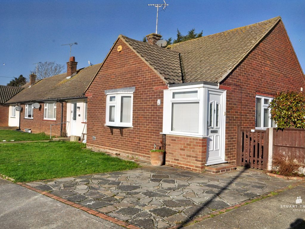 1 bed terraced bungalow for sale in Florence Close, Benfleet SS7, £285,000