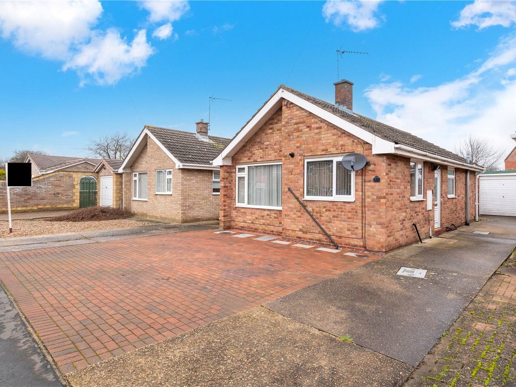 2 bed bungalow for sale in Stephens Way, Sleaford, Lincolnshire NG34, £220,000