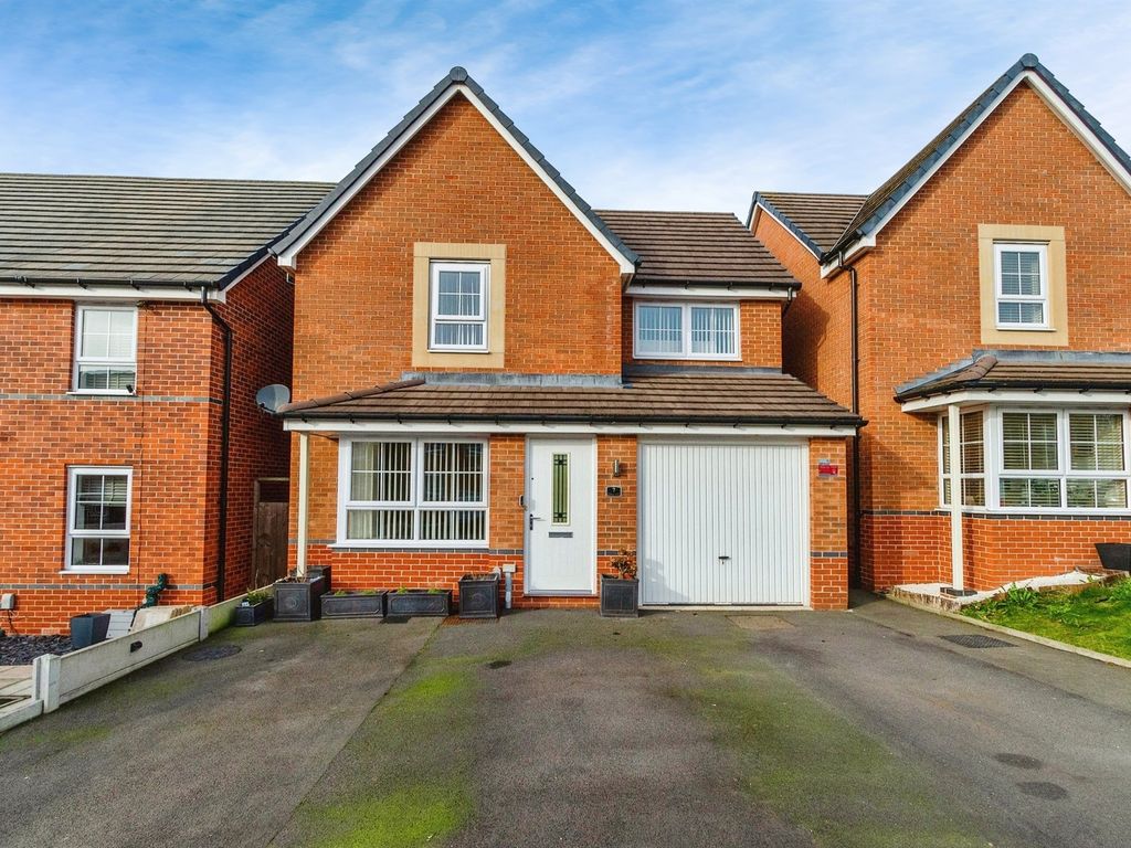 3 bed detached house for sale in Follows End, Burntwood WS7, £310,000