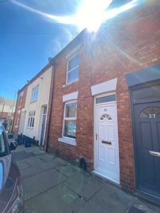 2 bed terraced house to rent in Melville Street, Abington, Northampton NN1, £950 pcm