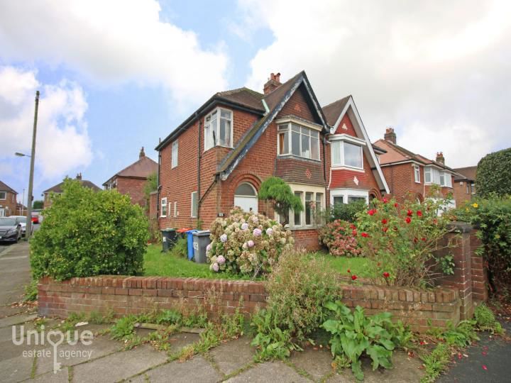 3 bed semi-detached house for sale in Victoria Road East, Thornton-Cleveleys FY5, £100,000