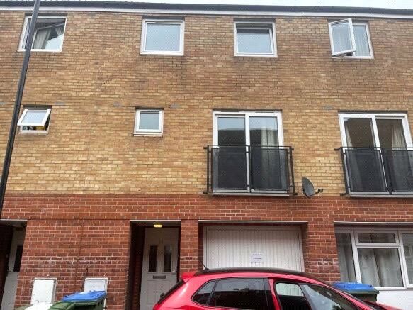 4 bed town house for sale in Clench Street, Southampton, Hampshire SO14, £350,000