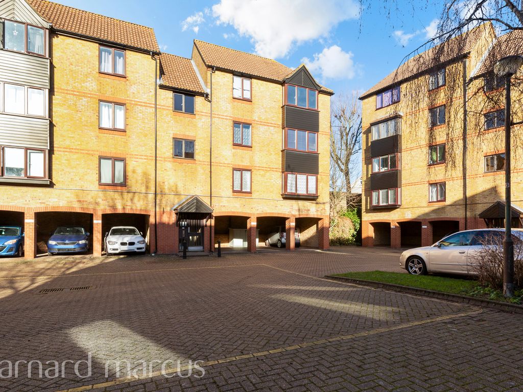1 bed flat to rent in Greyhound Road, Sutton SM1, £1,250 pcm