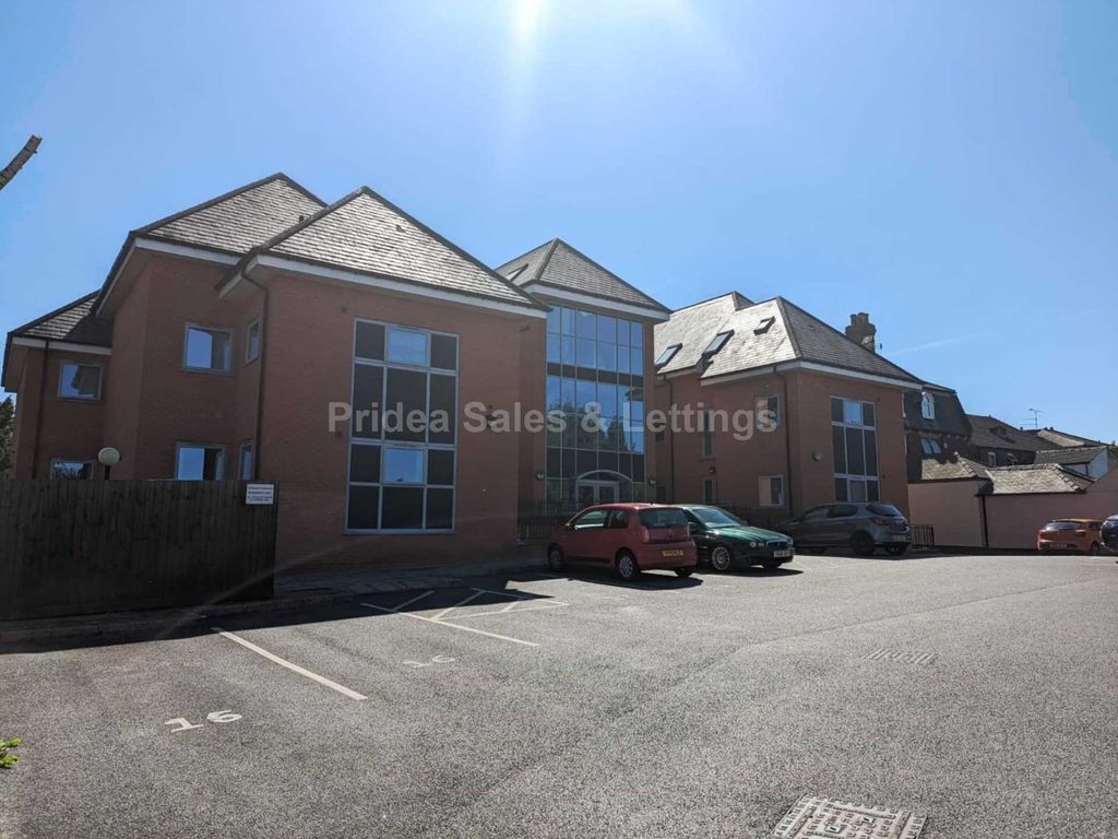 2 bed flat for sale in St Catherine`S Mews, Lincoln LN5, £120,000