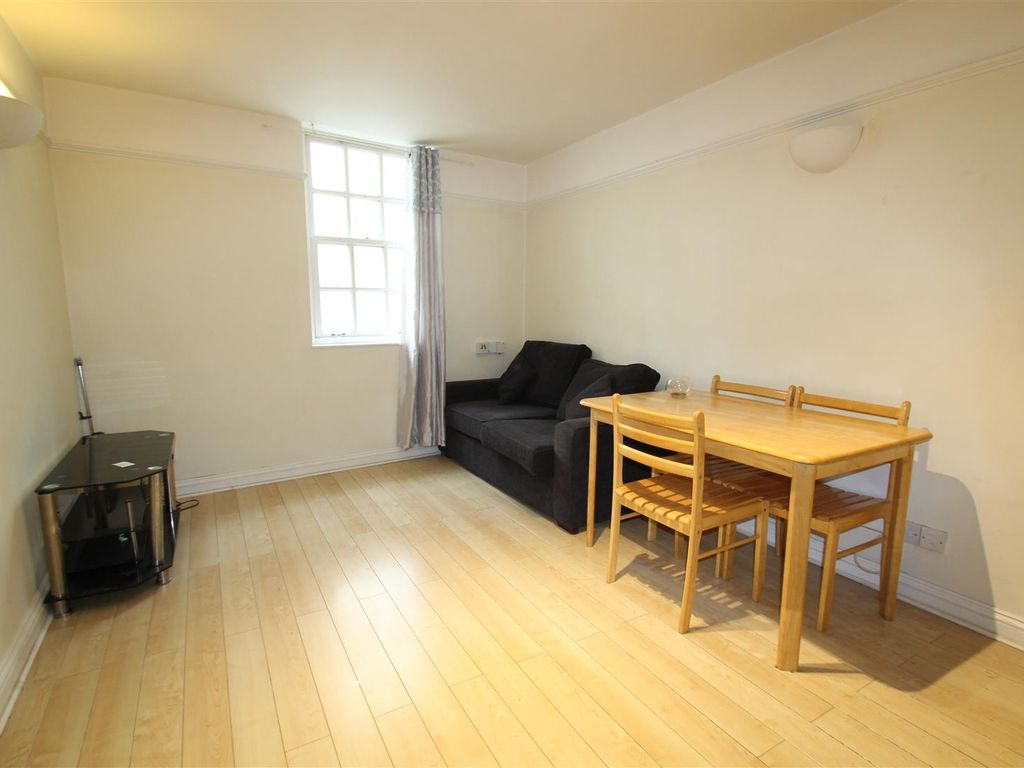 1 bed flat to rent in Cleveland Grove, London E1, £1,690 pcm