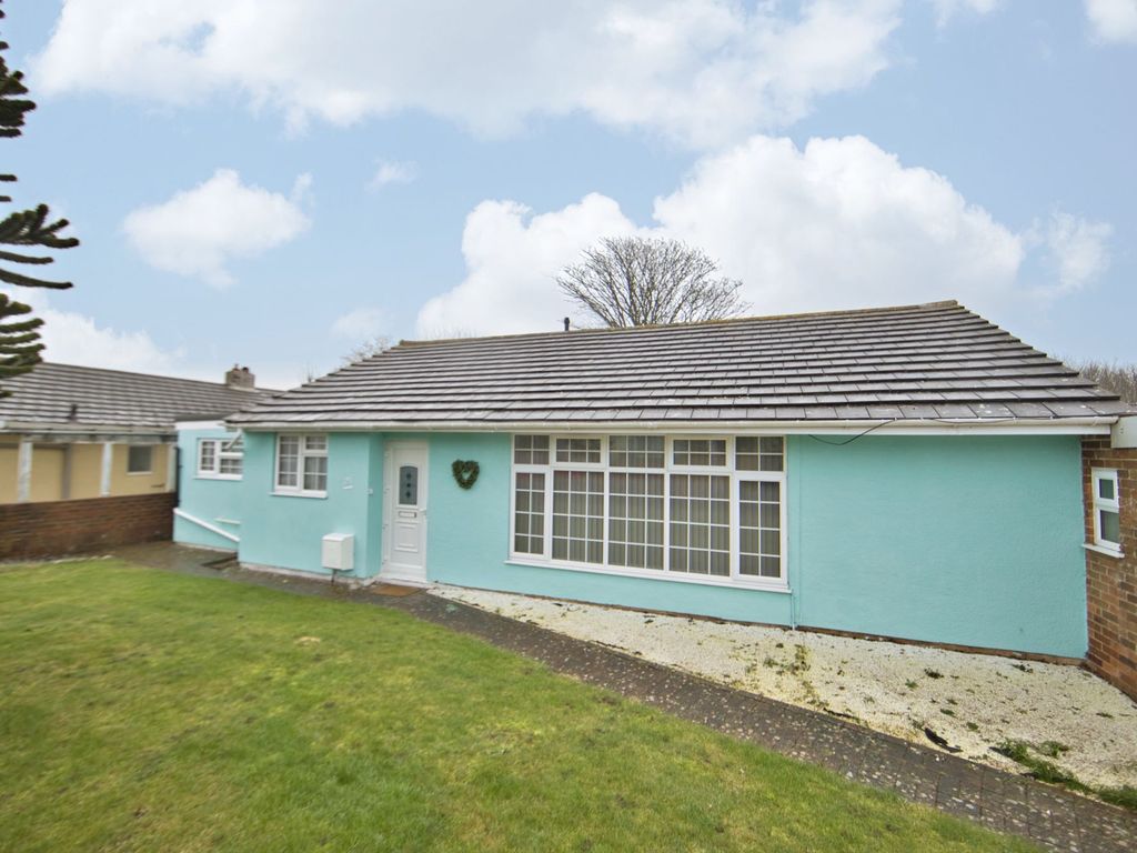 4 bed detached bungalow for sale in The Freedown, St. Margarets-At-Cliffe CT15, £450,000