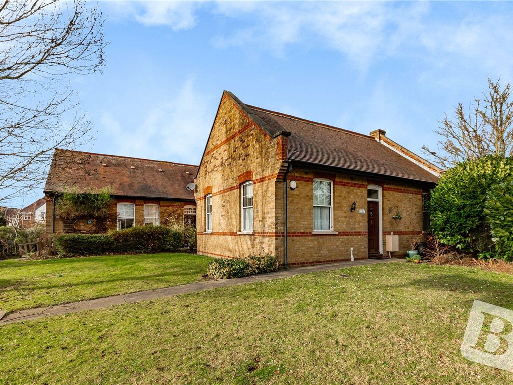 2 bed bungalow for sale in The Lodge, Hornchurch Road, Hornchurch RM11, £400,000