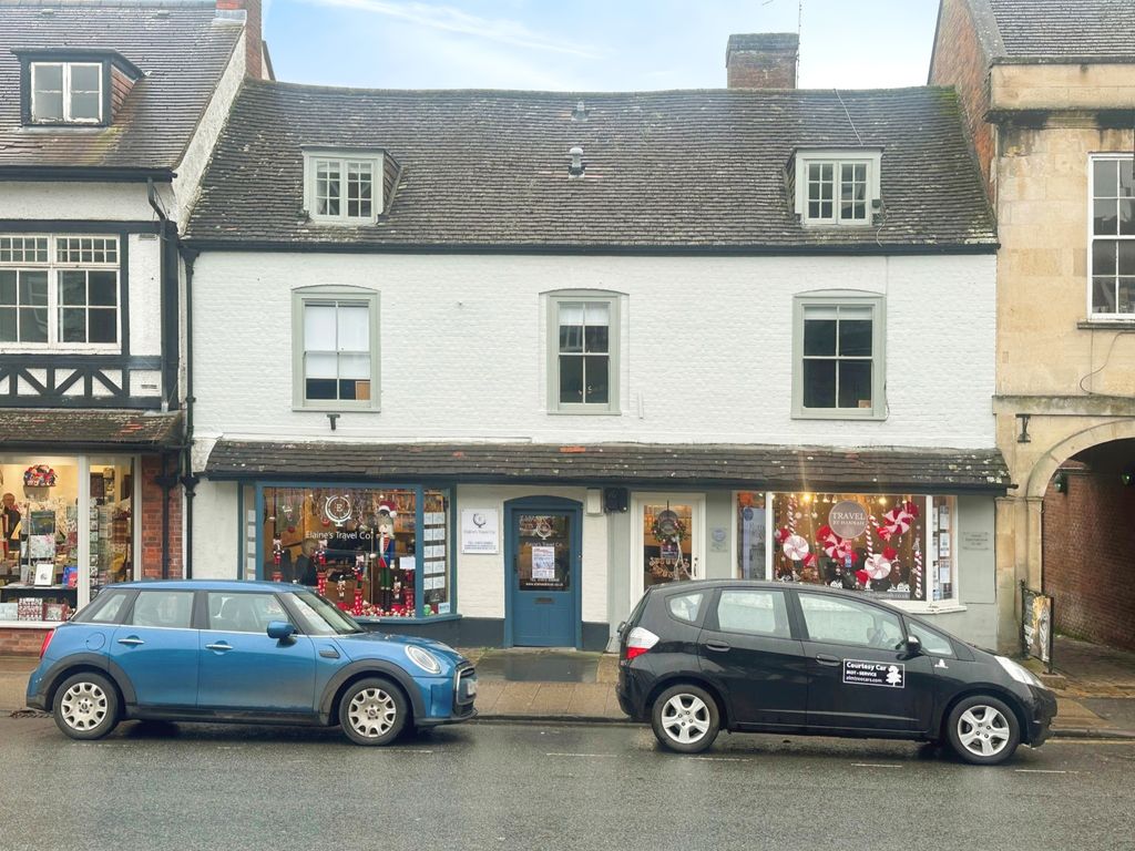 3 bed town house for sale in High Street, Marlborough SN8, £645,000
