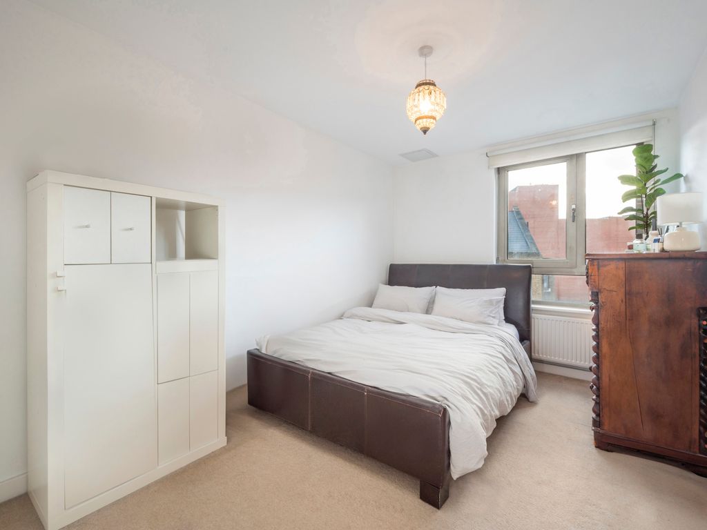 2 bed flat for sale in Carronade Court, Eden Grove N7, £500,000