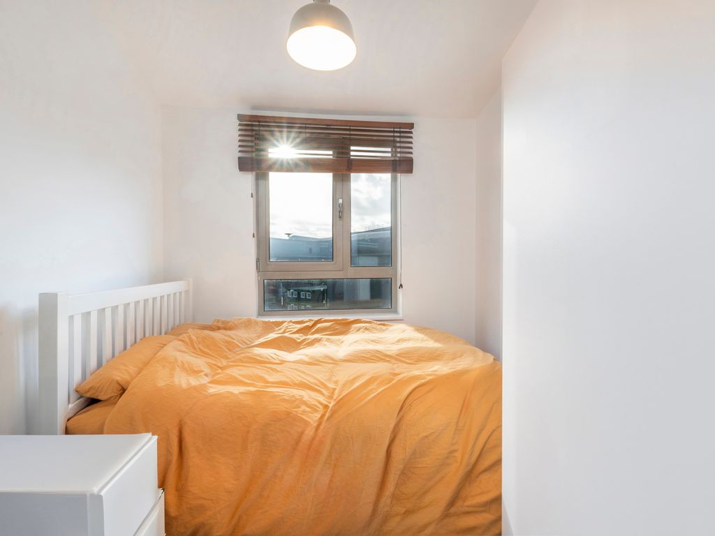 2 bed flat for sale in Carronade Court, Eden Grove N7, £500,000