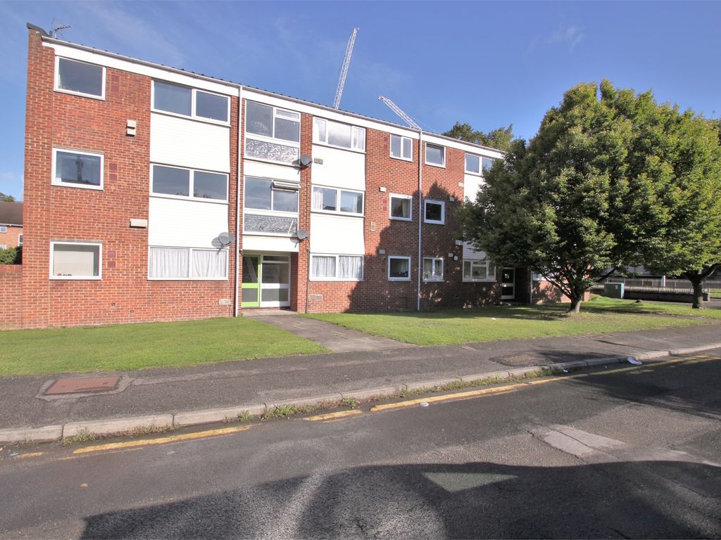 2 bed flat for sale in Whitehall Close, Uxbridge, Greater London UB8, £320,000