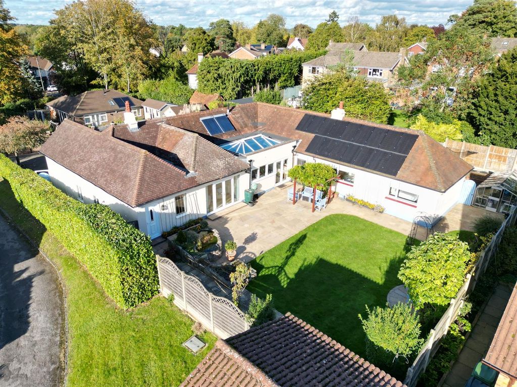 5 bed detached bungalow for sale in Orchard End, Great Bookham, Bookham, Leatherhead KT22, £1,375,000