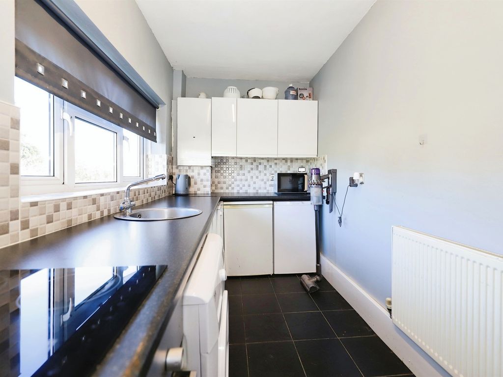 1 bed flat for sale in Deans Road, Eastfield, Wolverhampton WV1, £85,000
