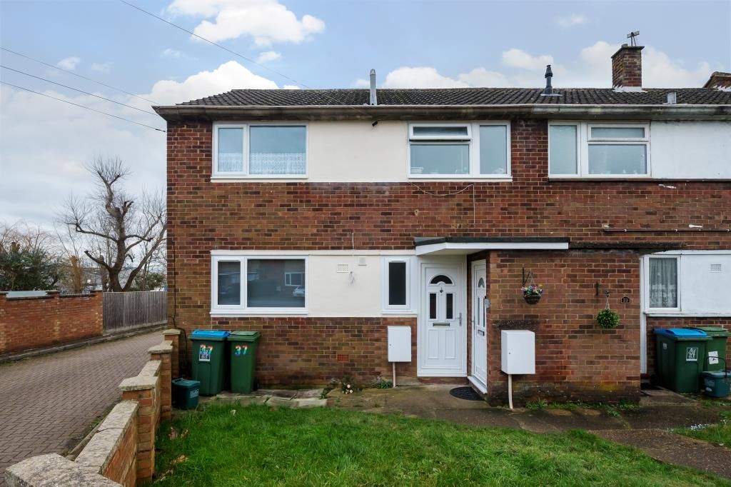 1 bed flat for sale in North Aylesbury, Buckinghamshire HP19, £160,000