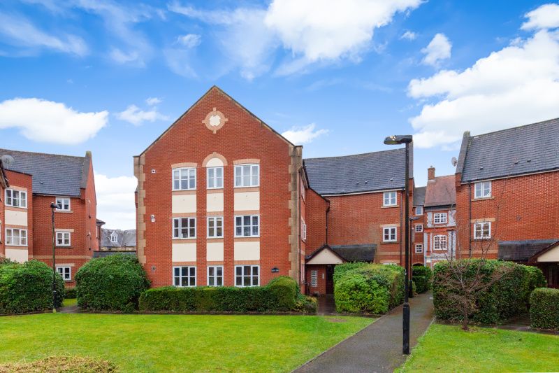 2 bed flat for sale in Bennett Crescent, Cowley, Oxford OX4, £315,000