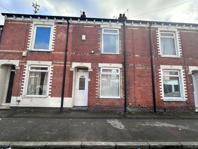 2 bed terraced house to rent in Estcourt Street, Hull, Yorkshire HU9, £575 pcm