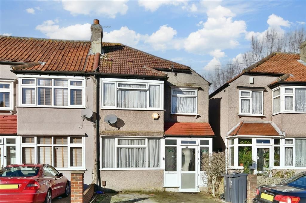 3 bed end terrace house for sale in Galpins Road, Thornton Heath, Surrey CR7, £314,000