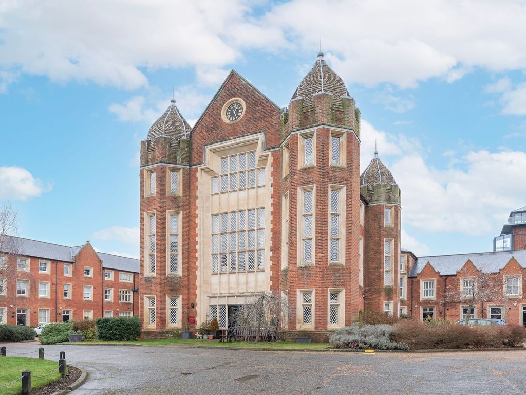 2 bed flat for sale in Donthorn Court, Aylsham NR11, £190,000