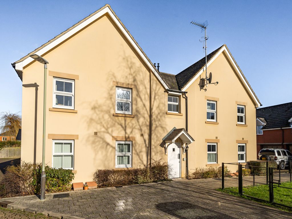 1 bed flat for sale in Uckington, Cheltenham GL51, £140,000