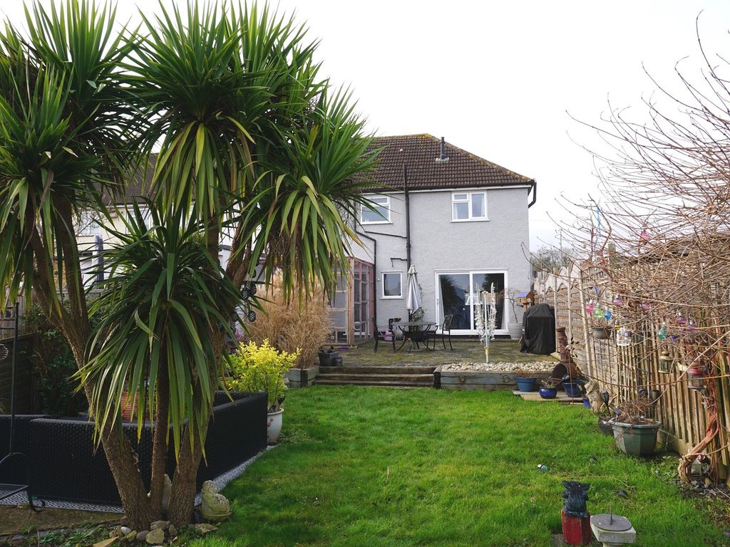4 bed end terrace house for sale in Clippesby Close, Chessington, Surrey. KT9, £590,000