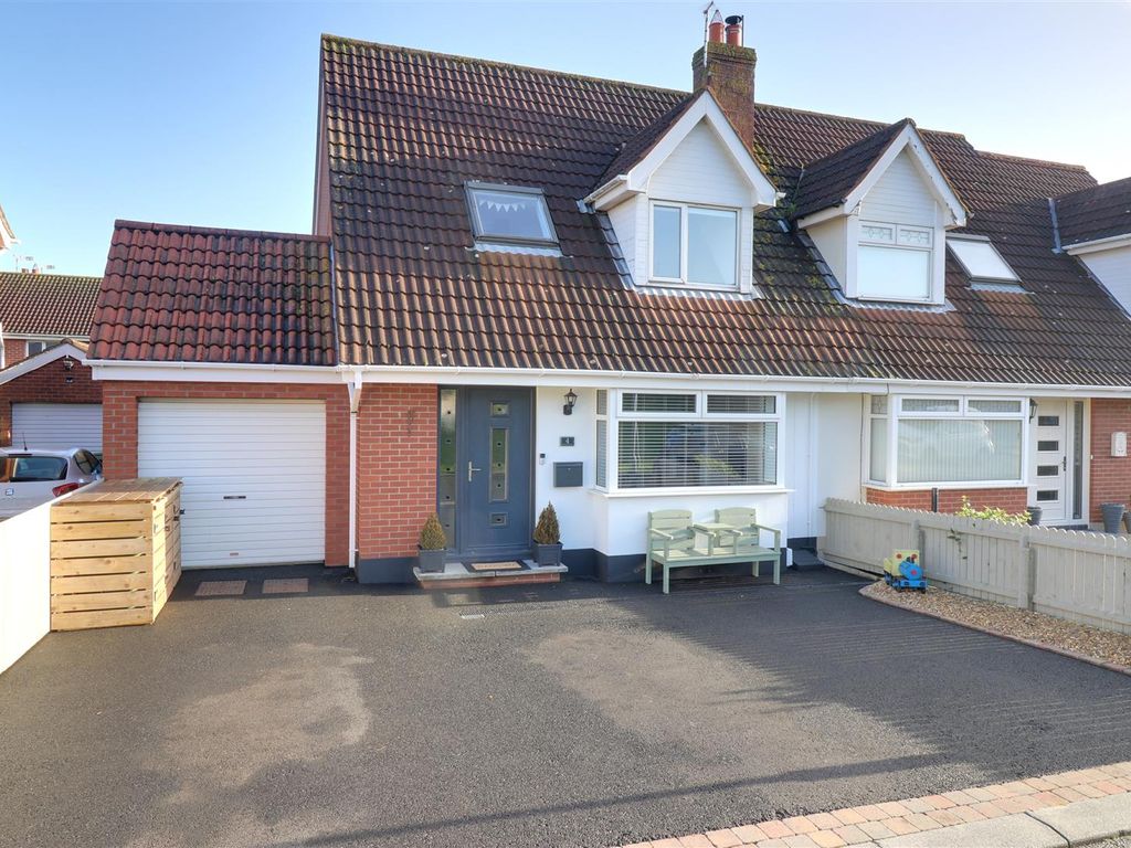 3 bed semi-detached house for sale in Carlton Heights, Bangor BT19, £179,950