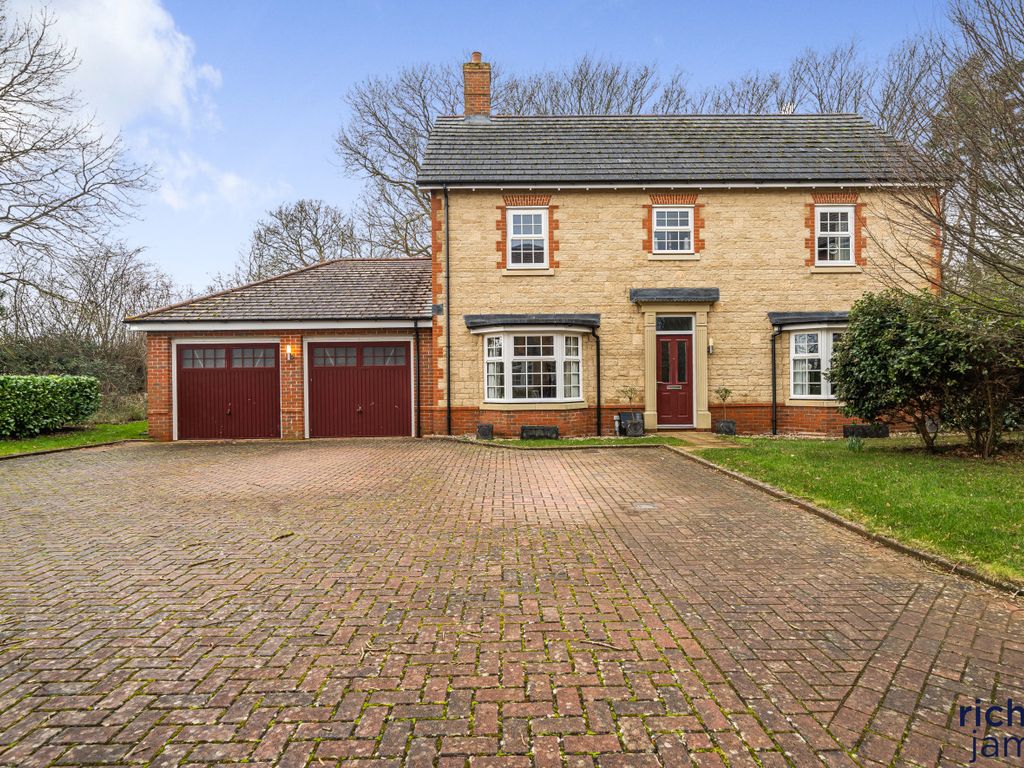 4 bed detached house for sale in West End Road, Shrivenham, Oxfordshire SN6, £625,000