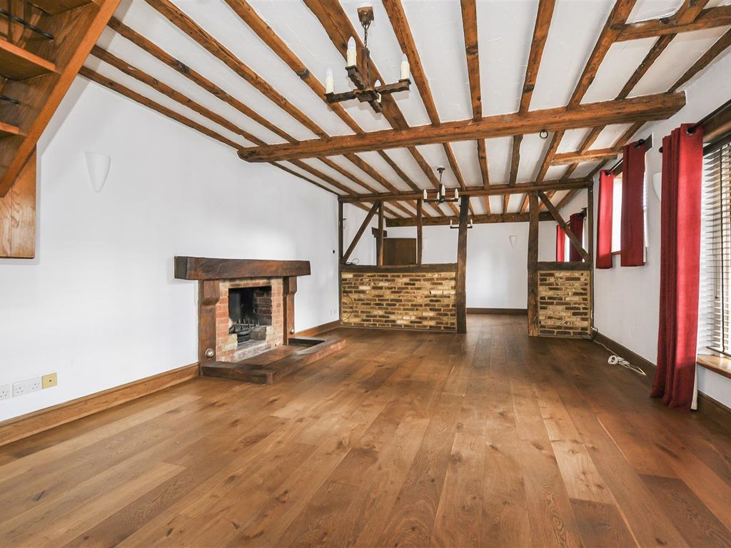 4 bed end terrace house for sale in Willow Avenue, Denham, Uxbridge UB9, £750,000