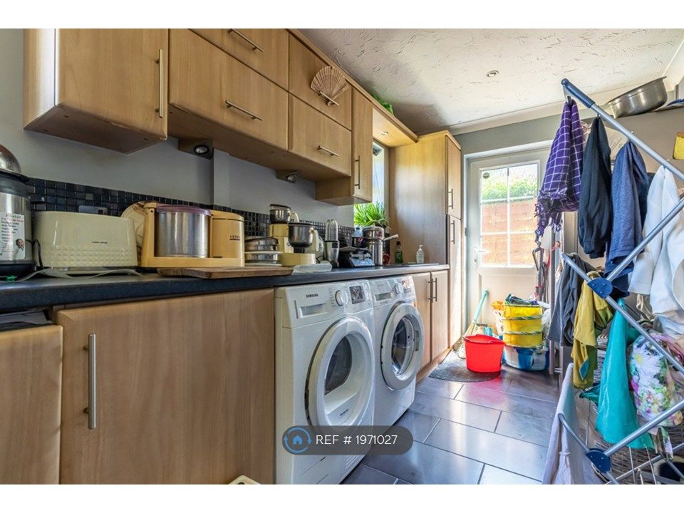 5 bed detached house to rent in Headington Drive, Cambridge CB1, £2,300 pcm